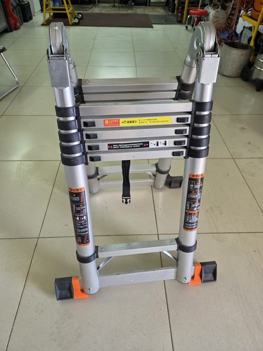 Продам лестницу стремянка.