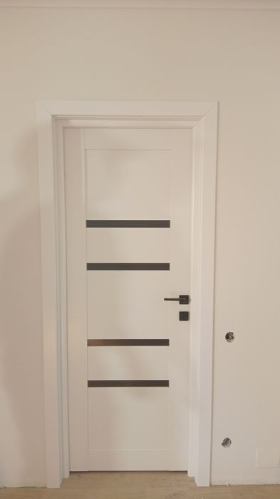 Montaj uși interior - exterior