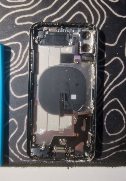 Piese Iphone 11 - carcasa, camere, placat de baza etc