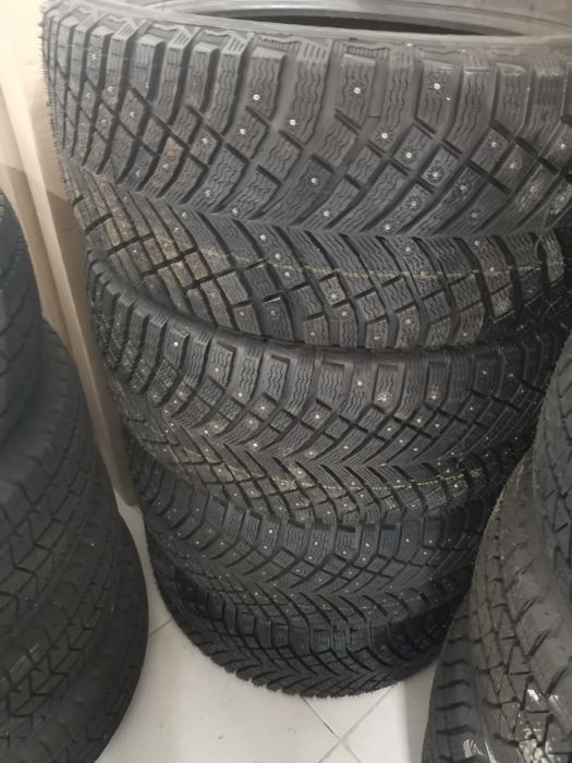 Продам новую резину 255/50R20