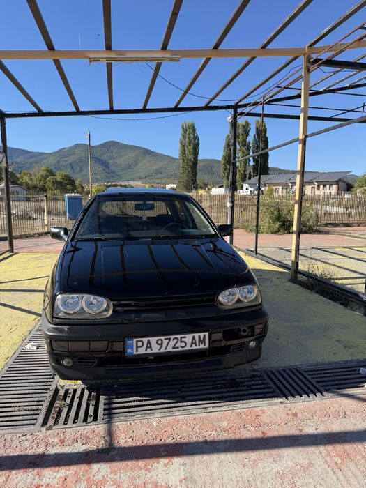 Продава се GOLF 3