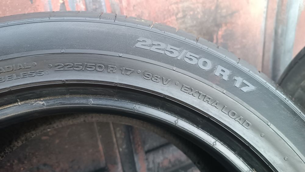 225/50/17 Continental