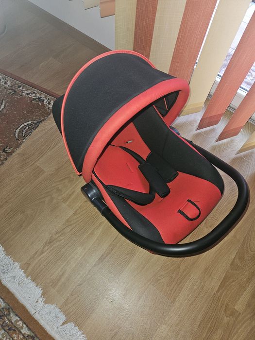 Scaun si scoica foarte confortabile si sigure