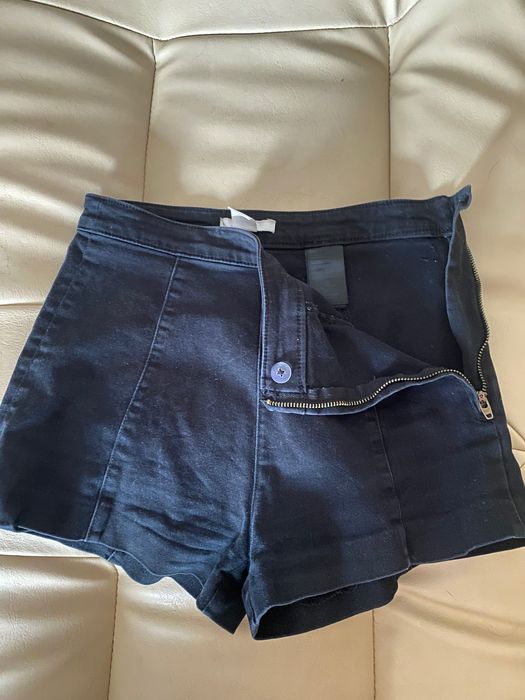 Черни къси панталони