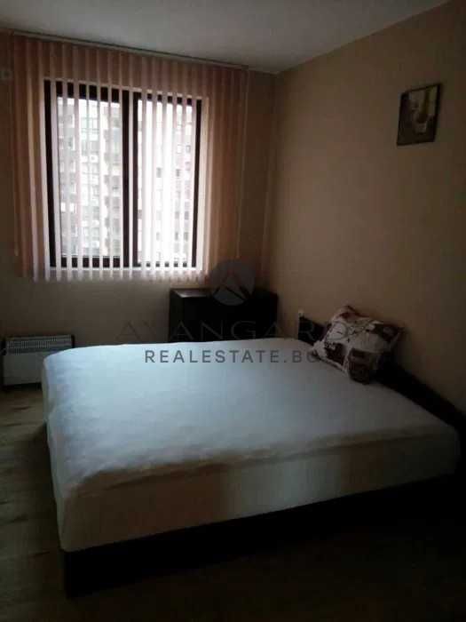 Продава се Тристаен апартамент в Пловдив, Кючук Париж - 70 кв.м за 2478 €/кв.м - Снимка #2