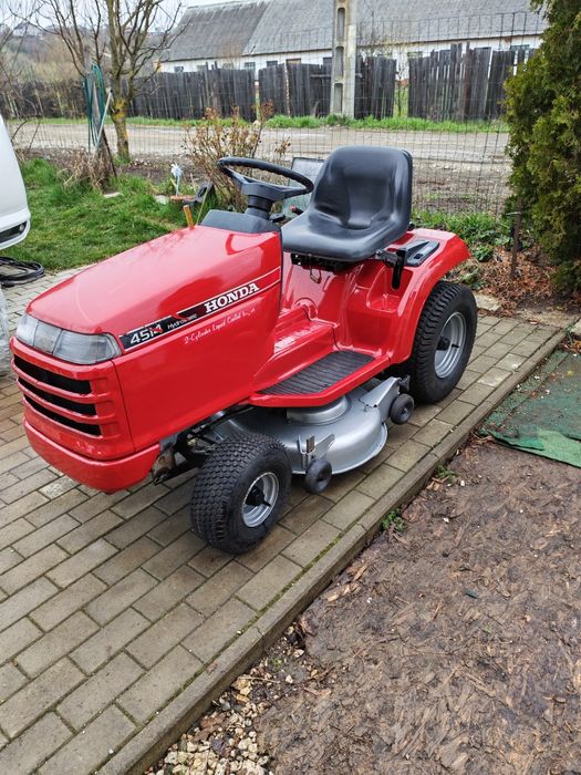 Vând repar tractoras tuns  Honda