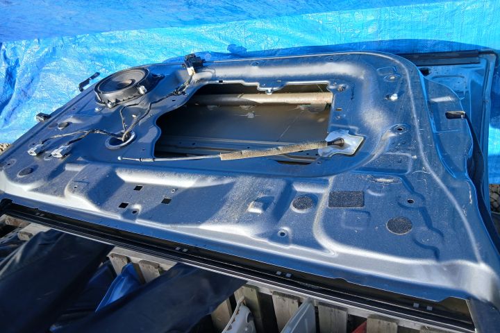 Usa / Portiera fata stanga Nissan Qashqai prima generatie J10 (faceli