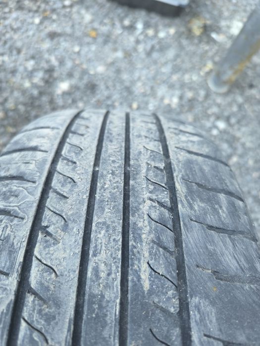 Продам резину Triangle 205/65/15