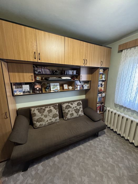 Apartament 3 camere decomandat; etaj 1; 83 mp; zona Strand