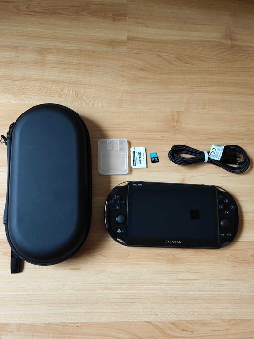 PS Vita 2000 (128GB) + Подарък аксесоари