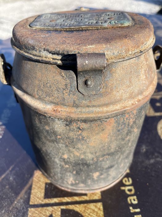 Войнишка бака за смазка