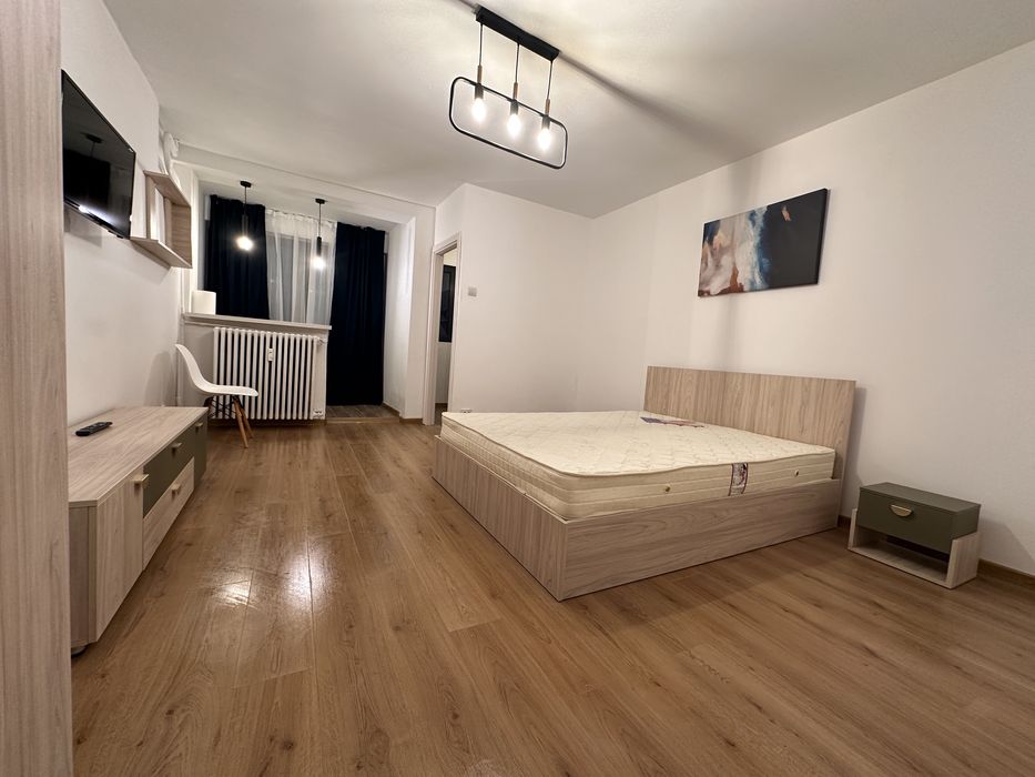 - Garsoniera de inchiriat -
