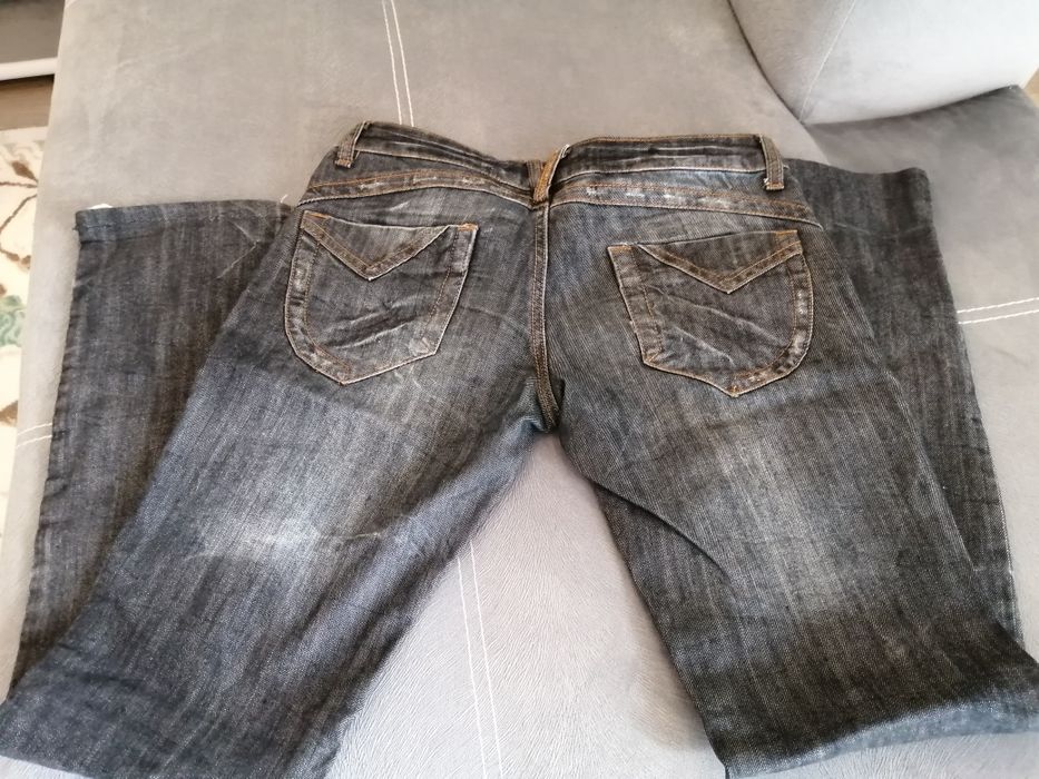 Дамски дънки и панталони