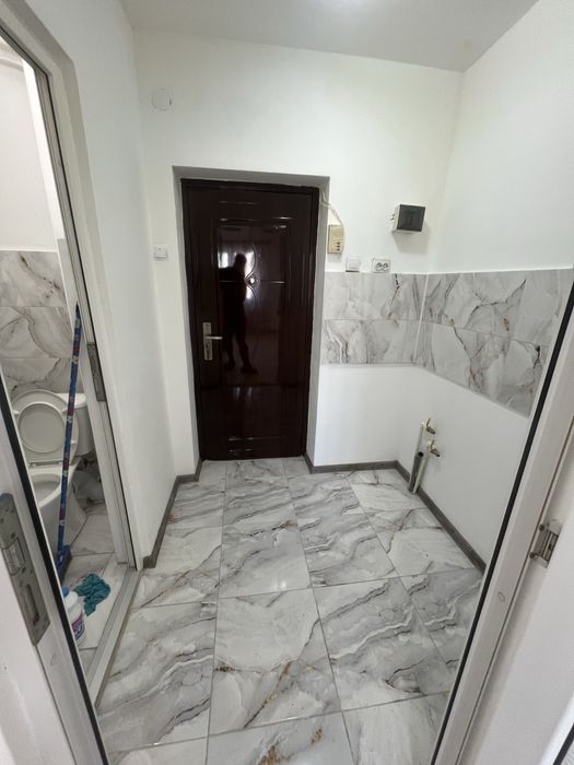 Vand garsoniera in bloc de apartamente in orasu navodari centru