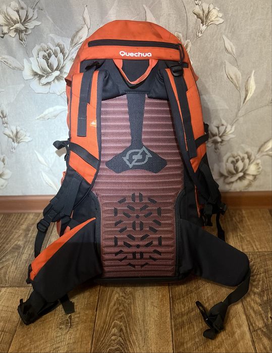 Продам рюкзак Quechua Forclaz 40 Air