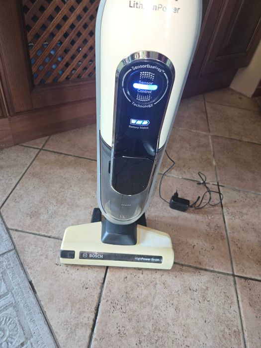 Безкабелна прахосмукачка Bosch Athlet 25,2w