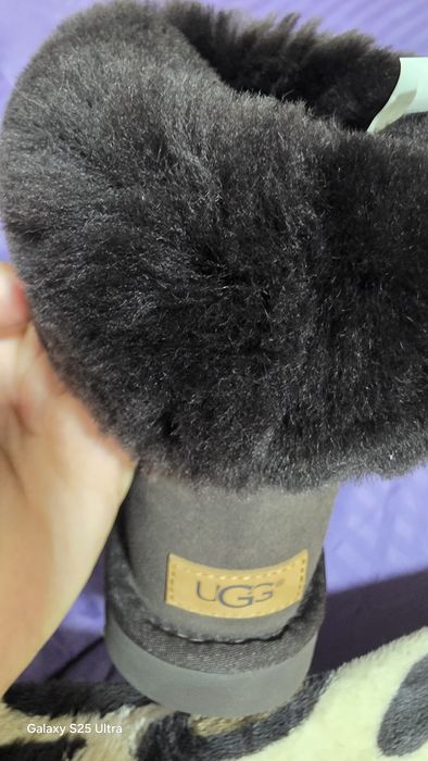 Vând ugg-uri modelul clasic