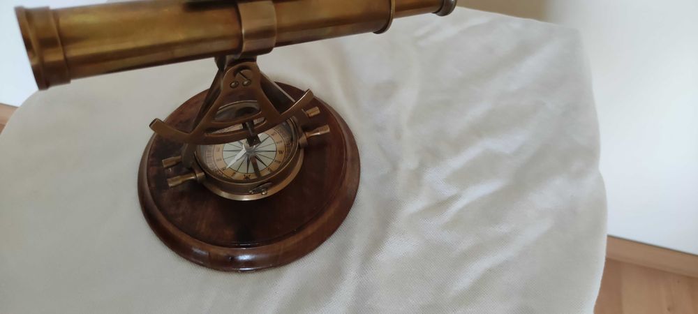 Секстанти и магнитни компаси - реплика