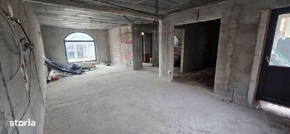 Casa P + 1, 800 mp teren, la gri