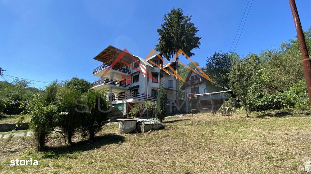 Vila de vanzare, teren 3100 mp, 7 camere, 6 grupuri sanitare, 3 CT, an