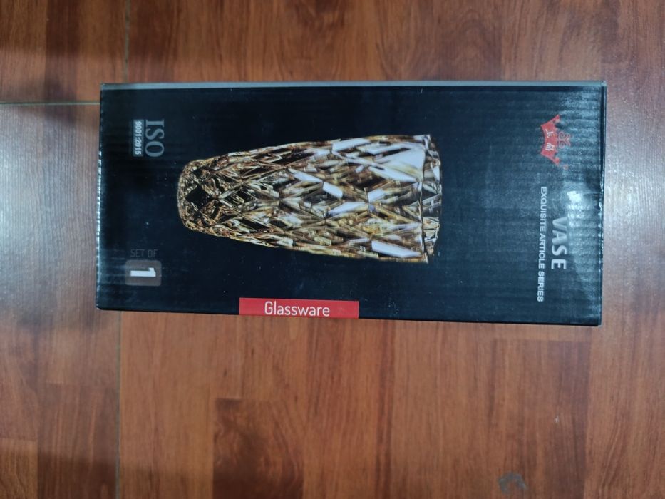 Продаю вазу, новая