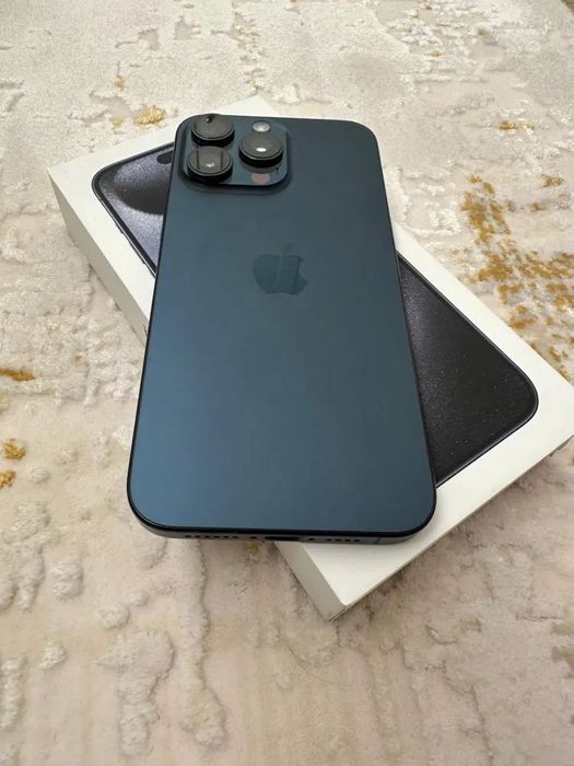 iPhone 15 256 GB titanum