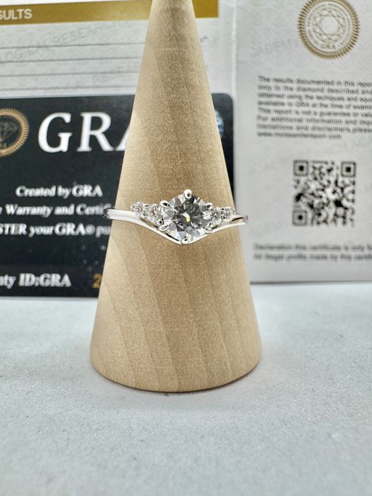 Сребърен пръстен с мойсанит (Диамант) 0.6 карата