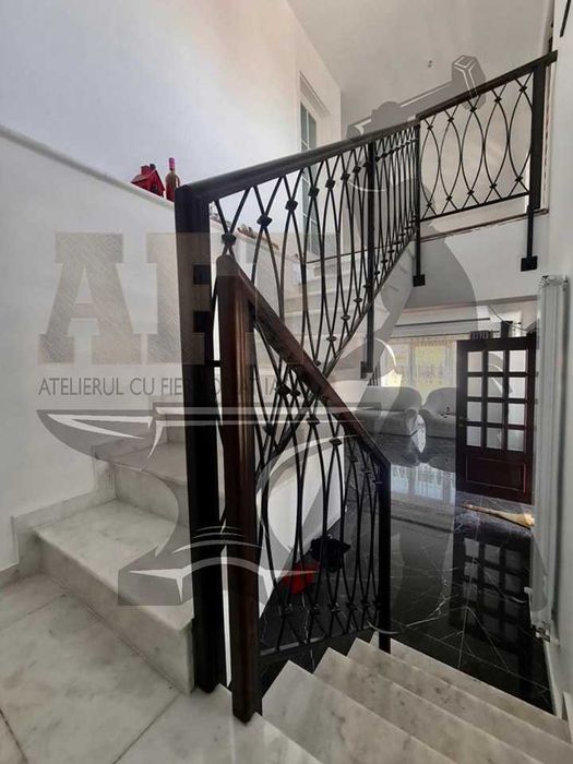 Balustrade interioare vopsite in camp electrostatic