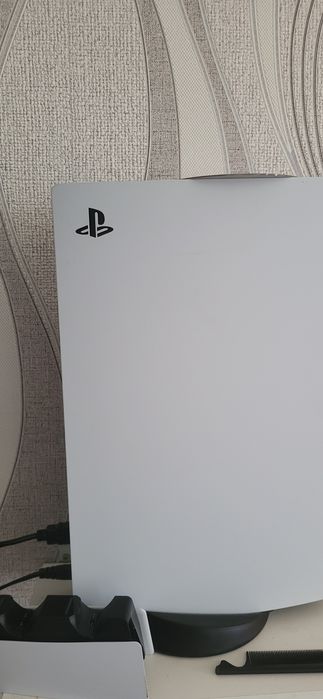 Продам пс5 (с играми)