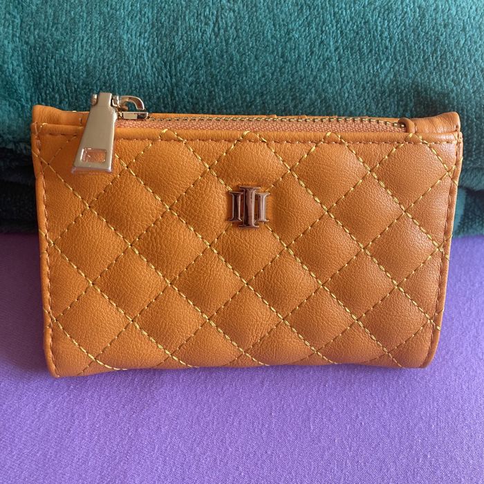 Ново дамски портмоне