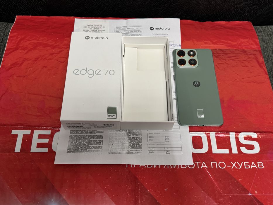 ЧИСТО НОВ 512GB Motorola Edge 70 Гаранция Technopolis 2027 Lily Pad