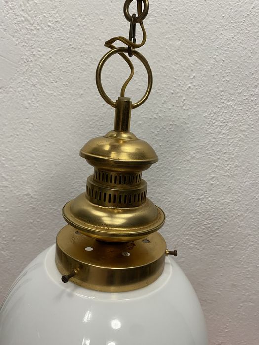 Италиански полилей с месингова основа и млечно стъкло