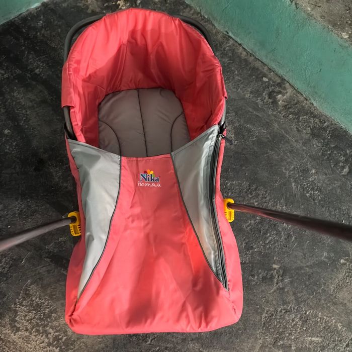 Санки. В отл состоянии. Новые. Для девочки с чехлом люлькой, стеганое,