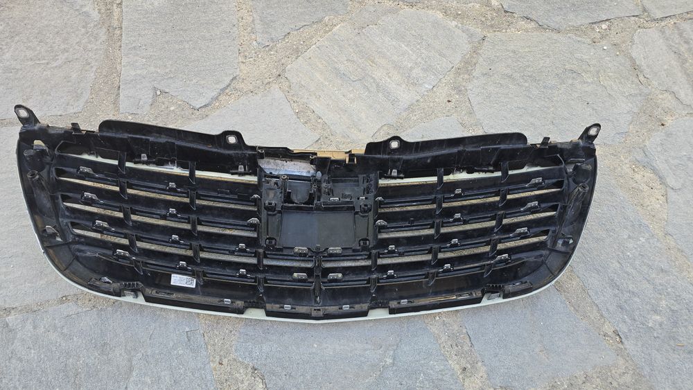 Оригинална предна решетка за Мерцедес S class W222