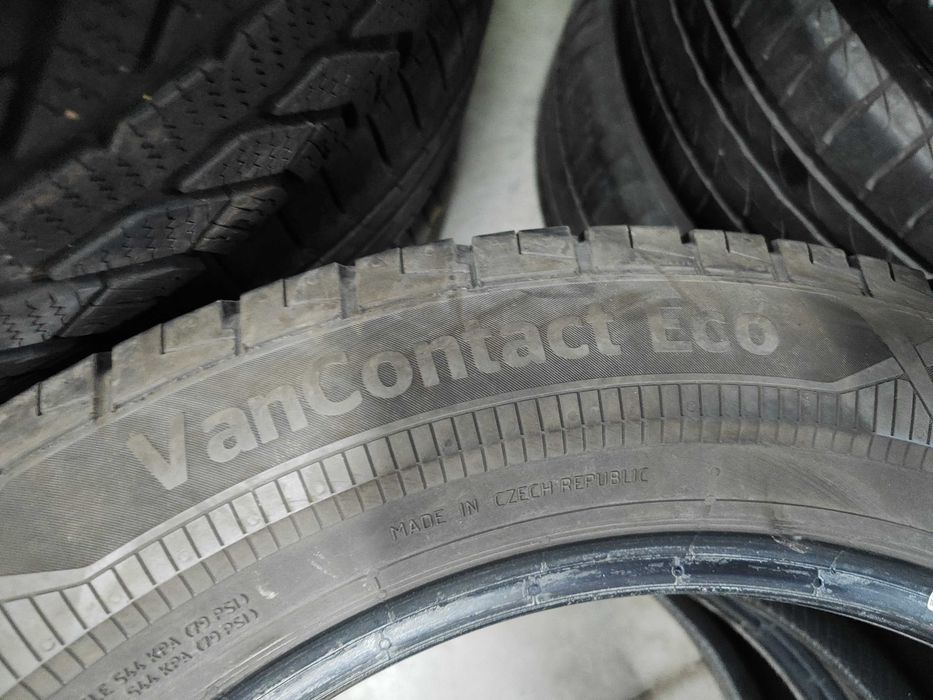 2бр.летни гуми 215/60/17C Continental