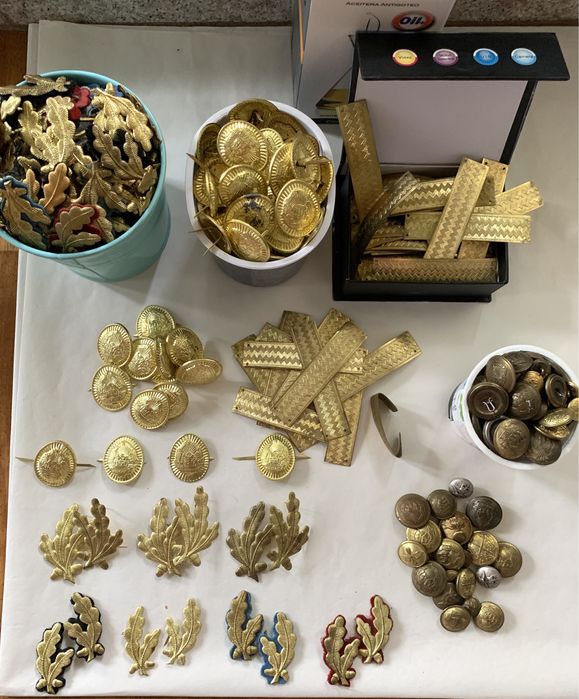 Lot 58  efecte militare pentru colectionari perioada  comunistă