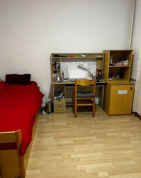 Inchiriez apartament cu 2 camere, in bl.C,vis-a-vis de Liceul Ortodox.