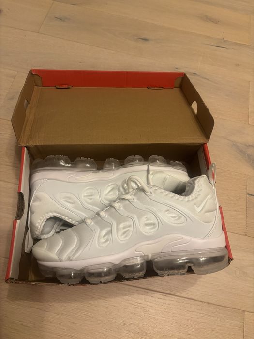 Nike vapormax triple white