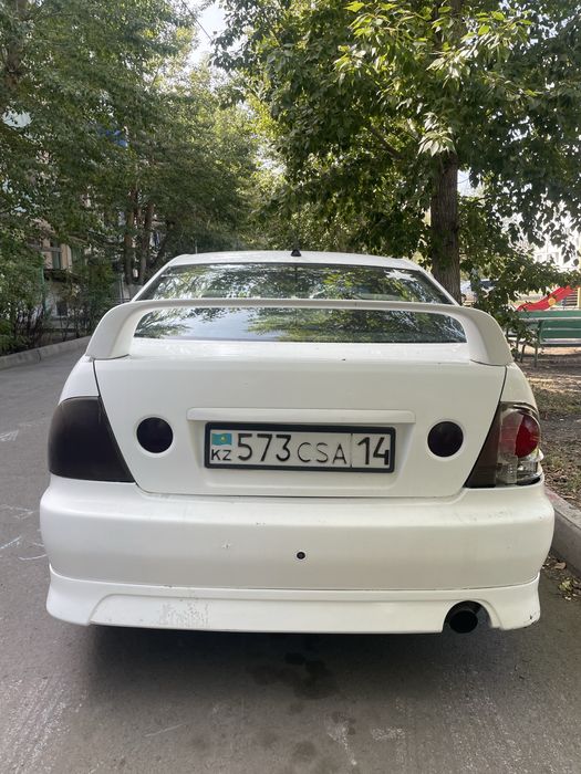 Продам машину Toyota Altezza 1999год