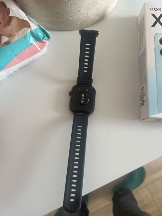 Часовник Huawei fit 3