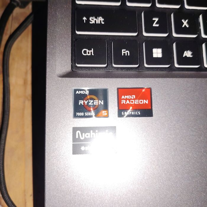 Ryzen 5-7430U /16GB / 512SSD