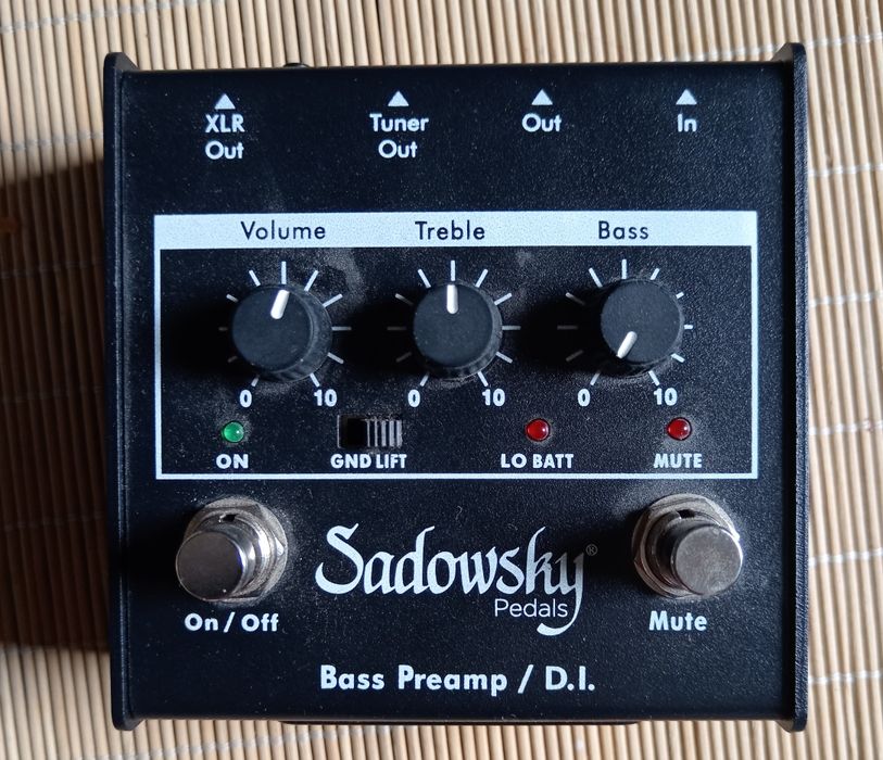 Продавам  бас pre amp SADOWSKY  SBP 1