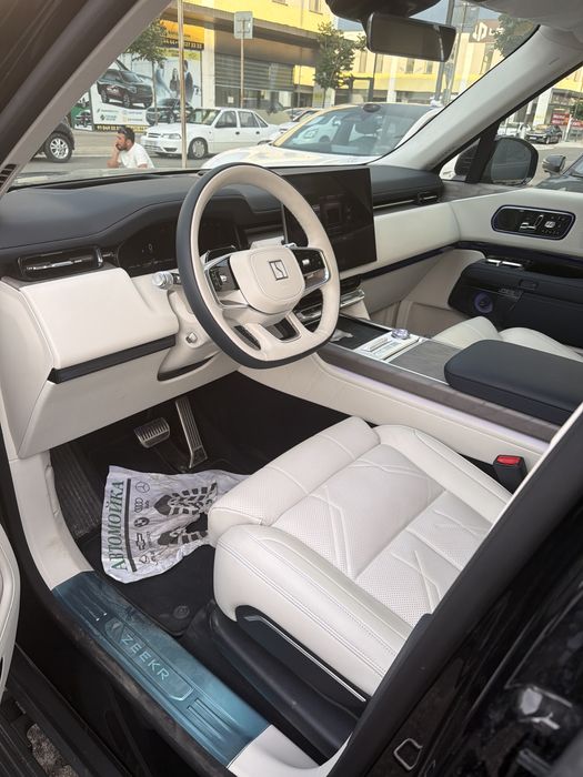 Zeekr X 2025 — 2