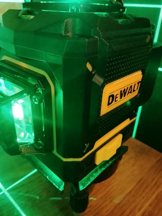 Nivel laser DeWalt cu 16 linii Nou