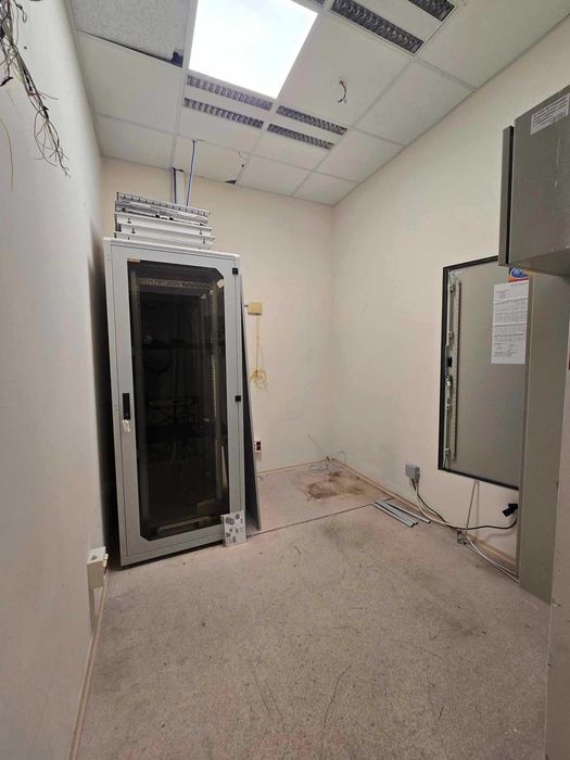 Дава се под наем Магазин в Велико Търново, Център - 117 кв.м за 2800 € - Снимка #15