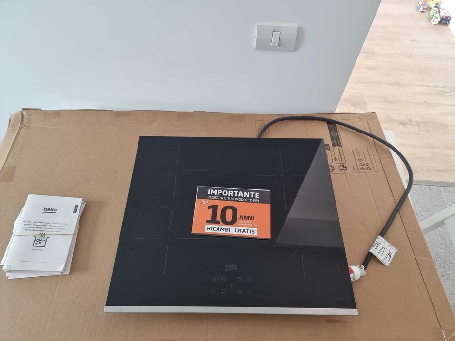 Vând plită electrică cu inducție Beko nouă, nefolosită în Timișoara