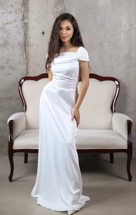 Продам белое платье