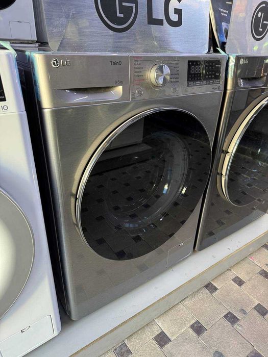 Стиральная машина с сушкой LG 9/5 кг F2V7FR2P AI DD TurboWash Steam