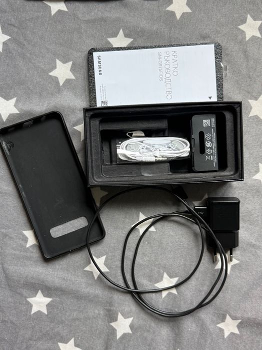 Телефон Samsung s10+