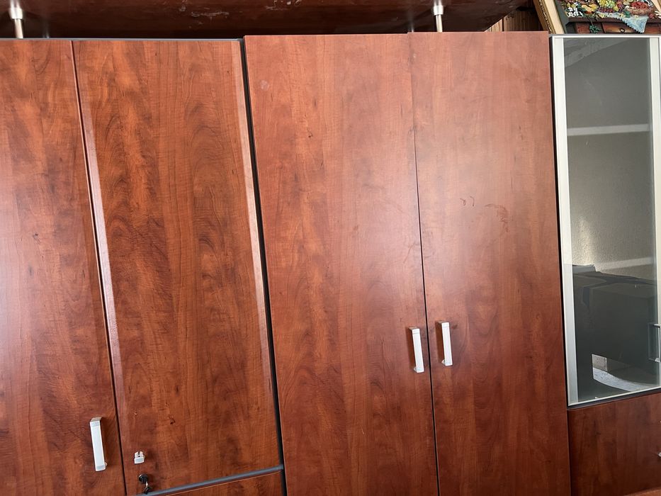 Vand Mobilier din MDF/Pal pentru un birou incapator